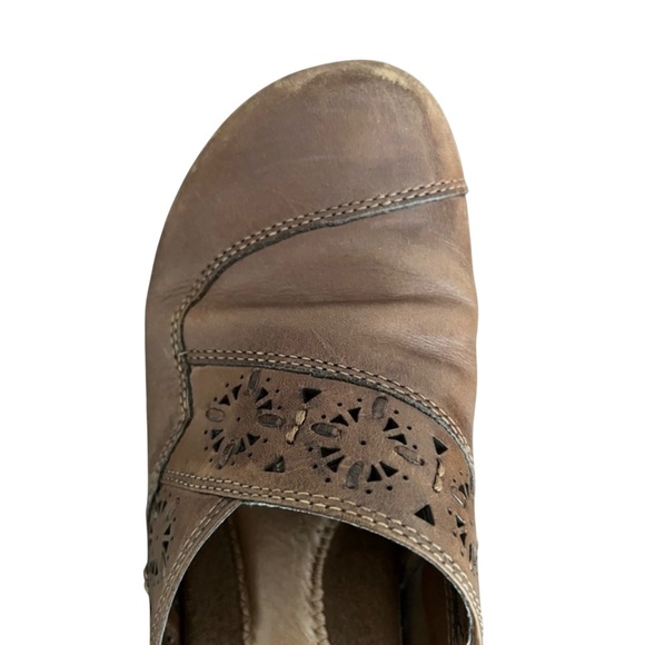 Earth Origins Janie Brown Leather Perforated Mule Clogs Size 6.5 - Picture 7 of 13